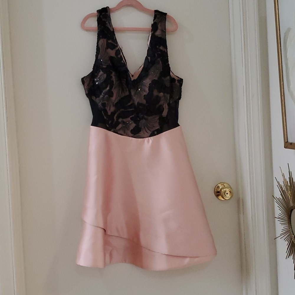 Dress - Picture 2 of 8